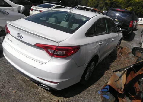 2017 Hyundai Sonata Se z USA, uszkodzony, nr VIN 5NPE24AF4HH566171